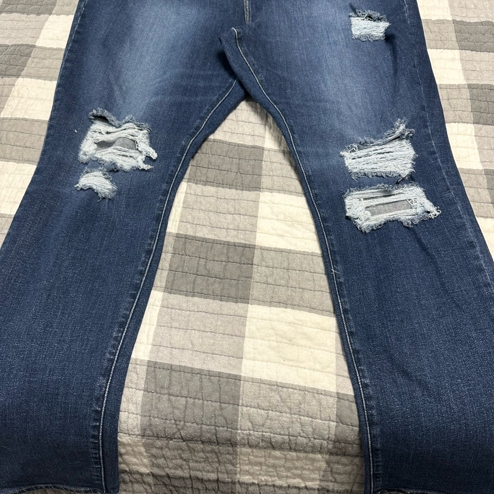 Levi’s distressed jeans